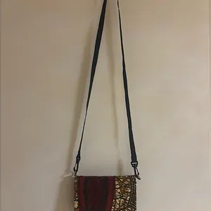 UNIQUE Black,Gold&Red Crossbody.Rectangular BY CHIGENVY-Waxed material.VINTAGE thumbnail 2