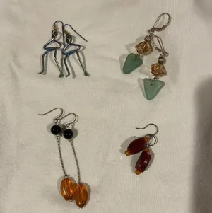 Earring lot Random adorable earring lot thumbnail 2
