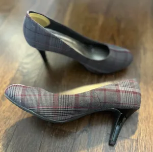 Comfort Plus by Predictions Greg and Red Plaid Pump Heels thumbnail 3