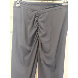 Gymshark Whitney Simmons Scrunch Bum Leggings Black High Waisted M athleisure thumbnail 5