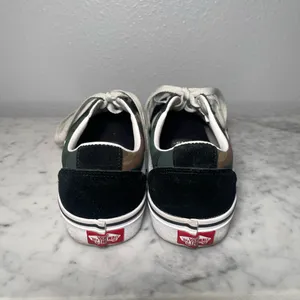 Vans women’s Camouflage and Black Sneakers thumbnail 4