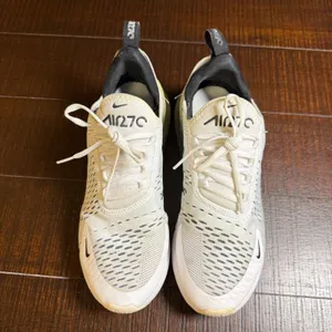 Nike Air Max 270 Womens White Black AH6789-100 Running Shoes Size 9 thumbnail 3