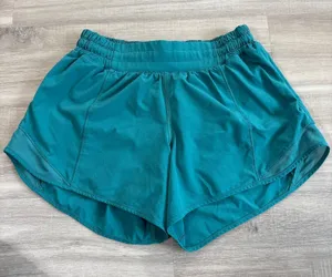 Lululemon Hotty Hot Low Rise Short 4" Teal Lagoon Women Size 6 thumbnail 1