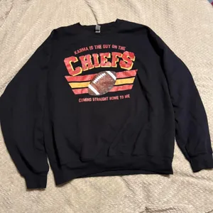 Gildan Chiefs Sweatshirt Black L thumbnail 1