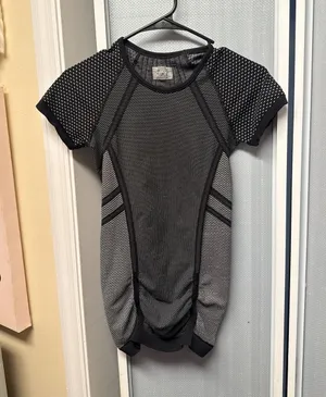 Athleta Diamond Fastest Track Short Sleeve Athletic Tee Black XS thumbnail 1