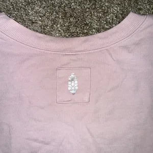 FP Movement Crop Top Womens Medium Pink Excellent Puff Sleeve Crossover Hem thumbnail 4