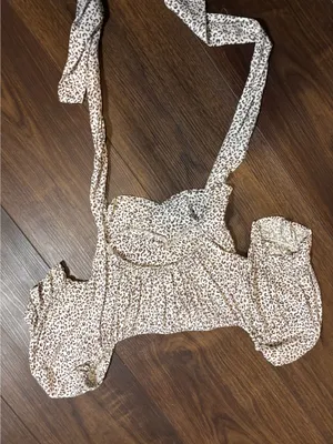 Princess Polly Tie Back Crop Top thumbnail 1