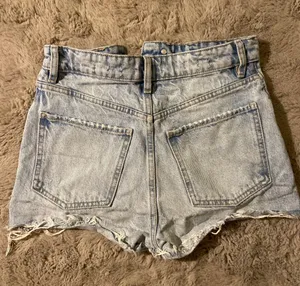 ZARA Jean Shorts thumbnail 4