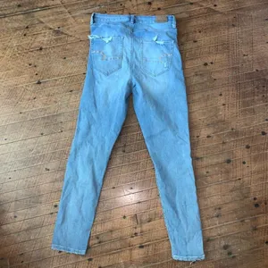 American Eagle 000 normcore curvy straight mom jeans thumbnail 3