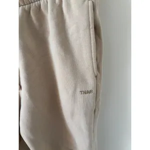 Aritzia TNA Cozy Fleece Boyfriend Fit Sweatpants Tan Beige Medium Joggers thumbnail 2