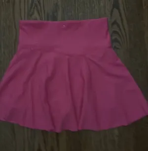 Old Navy comfy pink skirt thumbnail 1