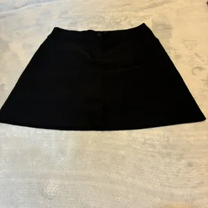 NIKE Women's Black Golf Skort Size 2 Small In Excellent Condition thumbnail 2