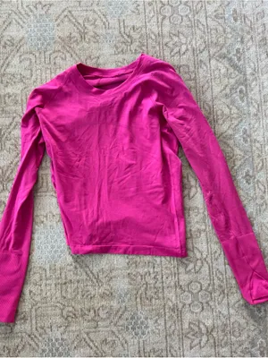 Lululemon Swiftly Tech Long-Sleeve Shirt 2.0 *Race Length in Sonic Pink thumbnail 2