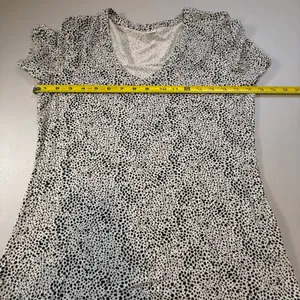 Old Navy Luxe V-Neck Tee Small Black White Speckled Animal Print Short Sleeve thumbnail 7