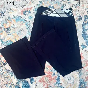 Lululemon Flare Size 6 Black Leggings With Black And White Waist Reversible thumbnail 1