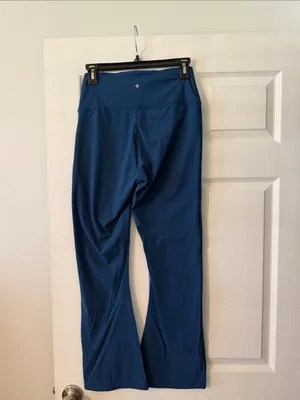 Tuckernuck Boot‑Cut Active Pants in Deep Blue size M inseam 28” waist 26” elast thumbnail 4
