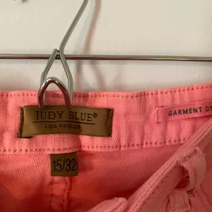 Judy Blue Hot Pink Garment Dyed Frayed Straight Leg Jeans Cropped Women 15 / 32 thumbnail 2