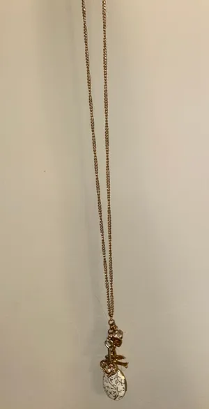 Gold Locket Necklace thumbnail 1