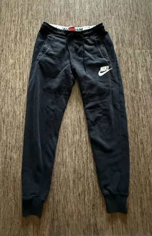Nike Sweatpants thumbnail 1