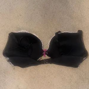 Victoria’s Secret Dream Angels push-up 36D black lace bra thumbnail 2
