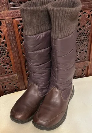 UGG Boots Womens 7 MATILDA 1904 Brown Vibram Puffer Quilted Waterproof thumbnail 1