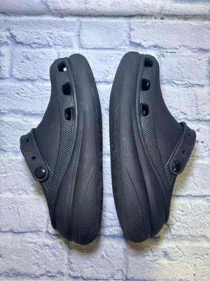Classic Crocs Mega Crush Platform Slip On Clogs Sandals W9 M7 Black thumbnail 12