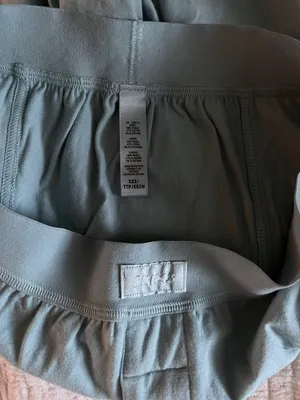 SKIMS Boyfriend Loose Boxer Shorts thumbnail 5