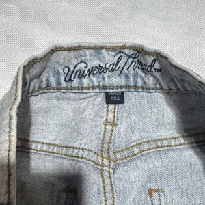 Universal Thread Light Wash Relaxed Men’s Jeans thumbnail 4