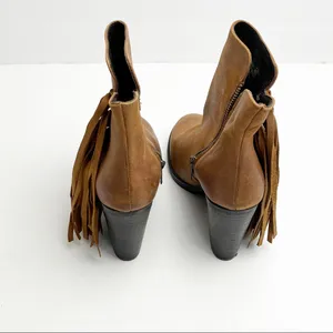 STEVE MADDEN Woodstock Distressed Leather Upper Fringe Booties Size 6.5 Boho thumbnail 8
