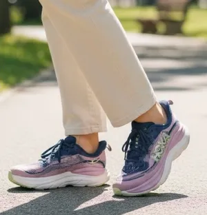 Hoka ONE ONE SKIFLOW Pink and NAVY women’s Running Shoes Size 8B thumbnail 1