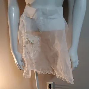 White Sheer Apron with Ruffles at the Bottom thumbnail 2