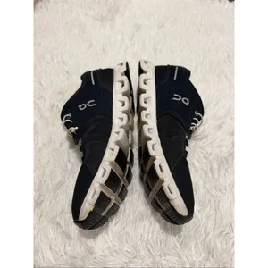 On Cloud Shoes in Black Size Women's 10 thumbnail 2