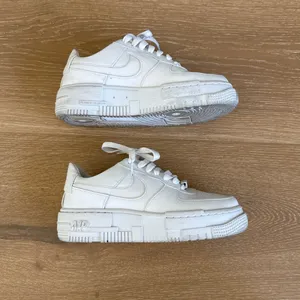 Nike Air Force 1 Sneakers Size US5 Womens White thumbnail 2