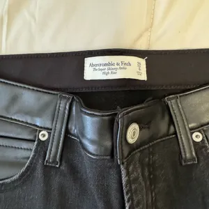 Abercrombie & Fitch Black Ankle High Rise Leather and Denim Jean thumbnail 3