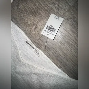 Abercrombie & fitch NWD WOMENS XL Cropped Blouse - moving/downsizing see more thumbnail 5