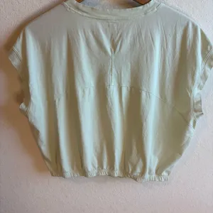 Lululemon Kohlrabi Green Wide Sleeve Gathered Hem T-Shirt Top Medium? thumbnail 3