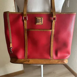 Dooney & Bourke 1975 Ruby Red Pebbled Shoulder Bag Bring‎ Leather Straps Trim thumbnail 2