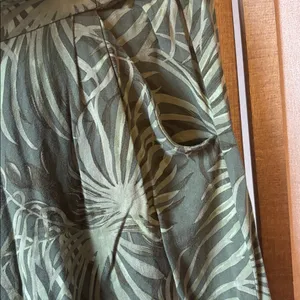 FINAL MARKDOWN Time and Tru Leafy Green ladies Flowy slacks large thumbnail 3