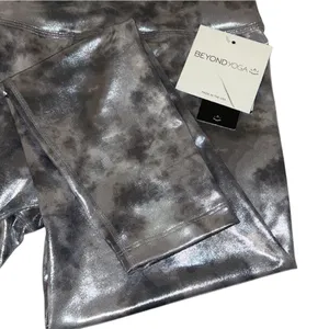 Beyond Yoga Women's Chrome Foil High Waisted Legging Size Medium NWT thumbnail 5