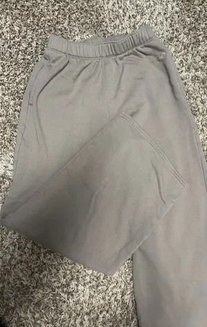 Hollister Sweatpants thumbnail 1