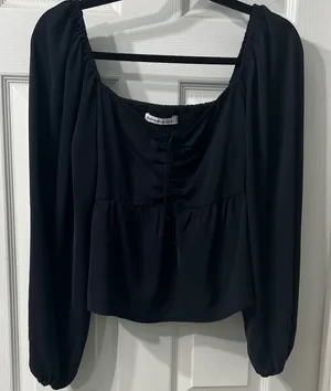 Abercrombie & Fitch Black Long Sleeve Blouse Square Neck Tie Front – Size M thumbnail 1