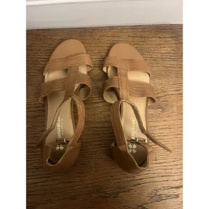 Naturalizer Longing Flat Sandal Brown comfortable & well-cushioned footbed 10W thumbnail 9
