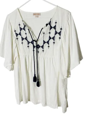 KNOX ROSE Embroidered Flutter Sleeve Top thumbnail 3