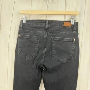 Judy Blue Women’s 3/26 Black Leopard Skinny Fit Jeans thumbnail 4