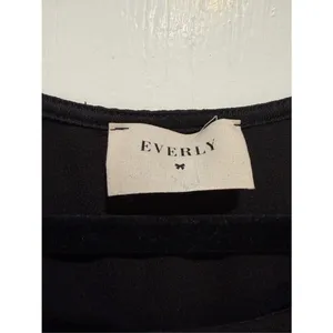 Everly Black 3/4 Sleeve Top Lace Hem Blouse Size Large thumbnail 3