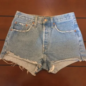 Levi’s 501 shorts buttonfly 27 jorts thumbnail 1