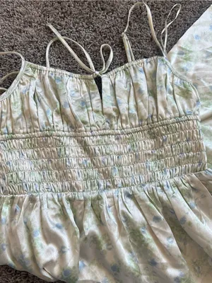 Astr Light Green Floral Smocked Midi Dress thumbnail 5