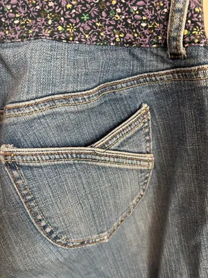 Old Navy Light Blue Cropped Jeans with Floral Stretch Waistband thumbnail 4