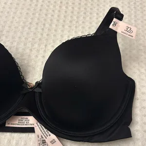 NEW! $50 VICTORIA’S SECRET 32D Lightly Lined Demi Bra BLACK Padded Underwire thumbnail 4