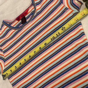 Y2K striped baby tee Hot Kiss rib lettuce hem fitted tee thumbnail 8